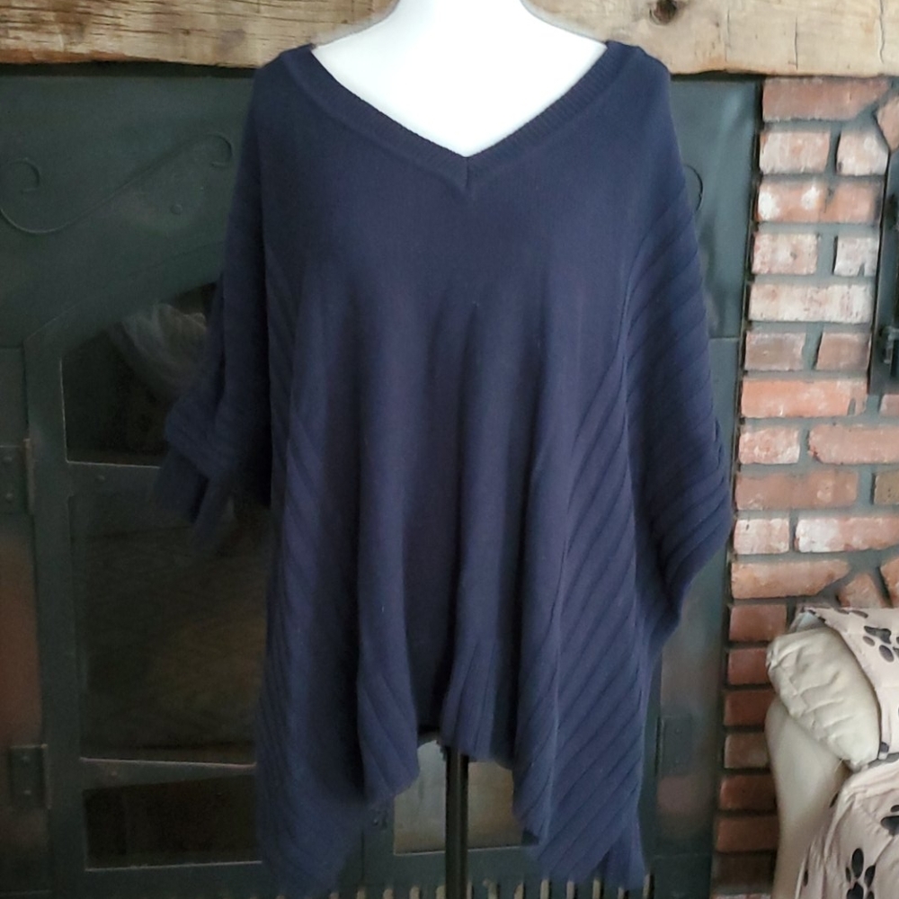 SIMPLY VERA SS SWEATER FLOWY NEW W TAGS FITTEDS/M